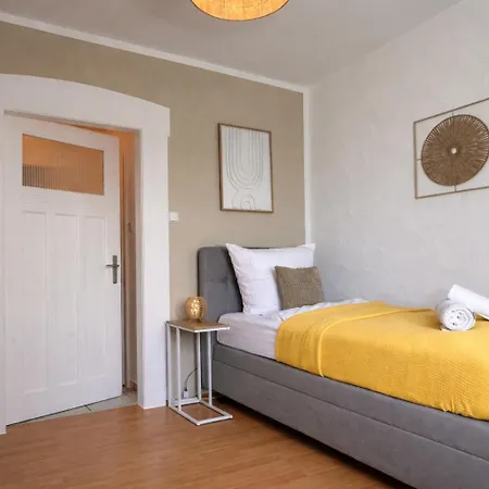 Fuer 4 Personen, 2 Schlafzimmer, Kueche, Wlan * Großostheim