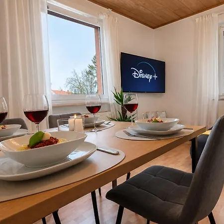 Fuer 4 Personen, 2 Schlafzimmer, Kueche, Wlan Großostheim